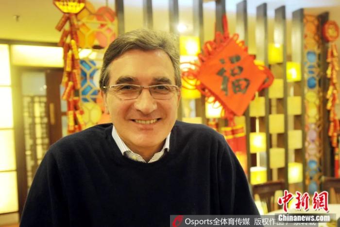 来做新帅上任！这位老熟人，能带得动国足吗？