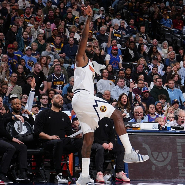 小哈达威掘金爆发三分神射创纪录