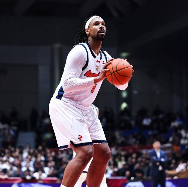 广东男篮两度惨败上海男篮 50分悬殊战绩引热议