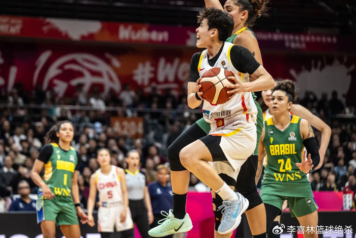 杨舒予率队闯关世界杯 荣膺最佳阵容首秀