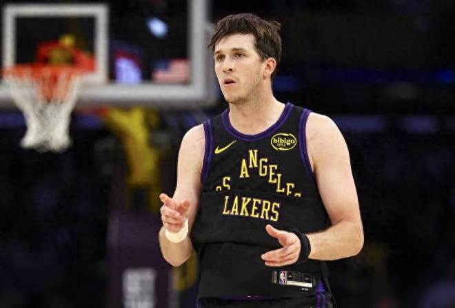 湖人5年2.4亿续约里夫斯球员暗讽詹姆斯缺乏担当