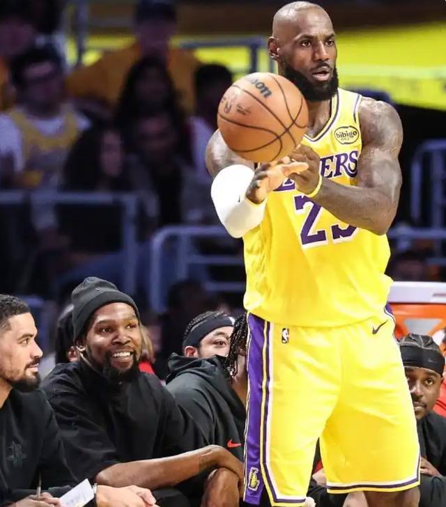 残阵湖人重创火箭杜兰特缺阵致惨败